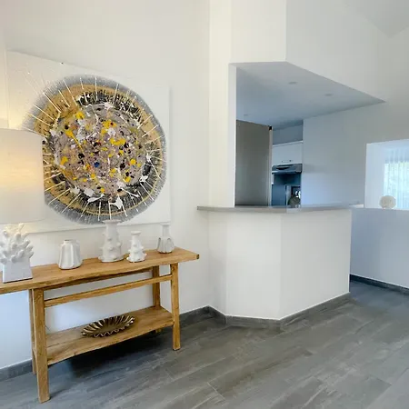 La Maison Sur La Villa Bonifacio (Corsica)